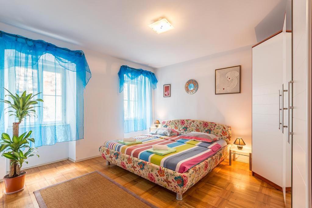 North Wall Apartment สปลิท ภายนอก รูปภาพ